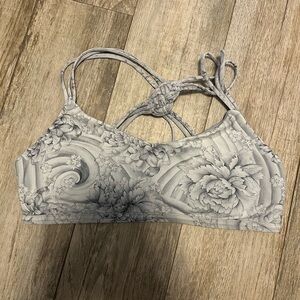 Lululemon sports bra size 10